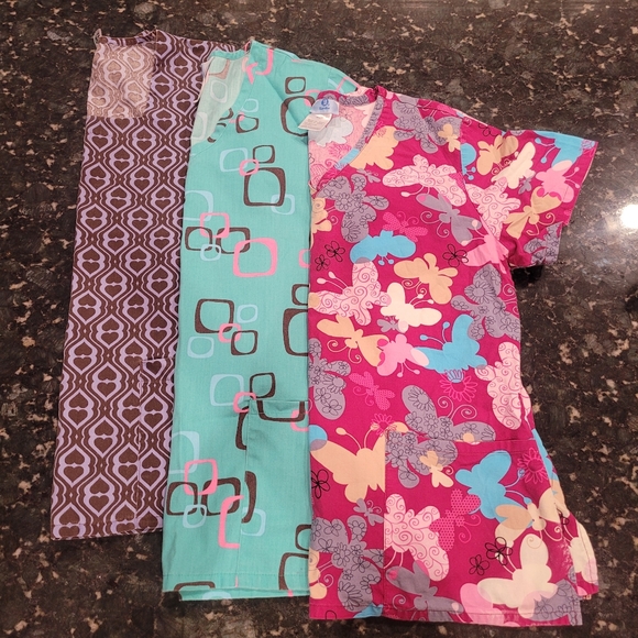 Nursing Scrubs Top Bundle ~ Small - Picture 1 of 11
